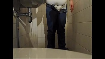 Preview 2 of Maya Kalufi - dubble wetting