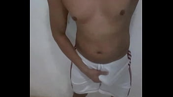 Preview 1 of Austria Porn Pon Lesbi - Gato atleticano com tes&atilde_o de short.