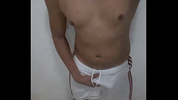 Preview 4 of Austria Porn Pon Lesbi - Gato atleticano com tes&atilde_o de short.