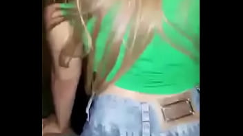Preview 2 of Gro Sex Hotel - loirinha de short dins sentando gostoso