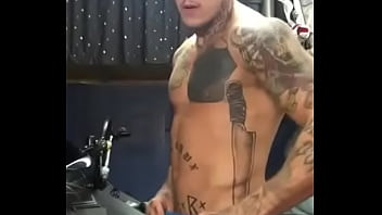 Preview 2 of Wwxas Pofo - Rola gostosa do tatuado