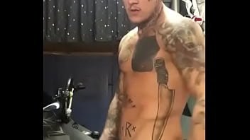 Preview 3 of Wwxas Pofo - Rola gostosa do tatuado