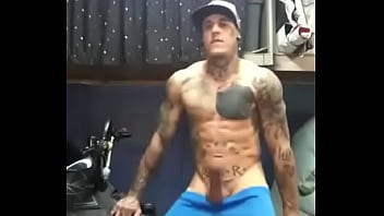 Preview 4 of Wwxas Pofo - Rola gostosa do tatuado
