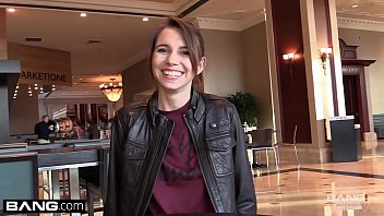 Preview 2 of Hmcfsjwro - Flashing her pussy in a restaurant