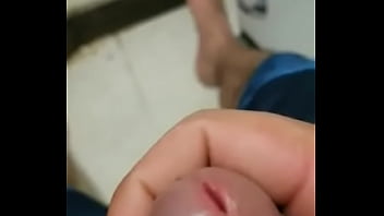 Preview 4 of Xxxio Vo - mi amigo marlo jugando con su pene