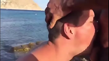 Preview 3 of Anna Latina Abuse - Novinho mamando e tomando leitinho a beira-mar