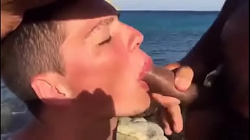 Preview 4 of Anna Latina Abuse - Novinho mamando e tomando leitinho a beira-mar