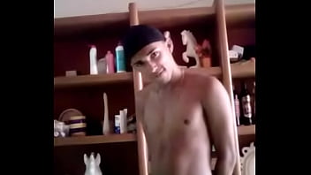 Preview 3 of Yoga Teacfrench Seducing - Novinho gozando gay