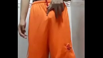 Preview 1 of Goril Holl - Cu lắc lư trong quần l&oacute_t boxer