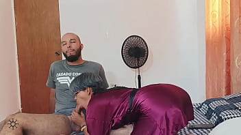 Preview 2 of Men And Humen Sex - My stepsister shows me some images on her phone and starts to excite me until we end up fucking - Porn in Spanish.