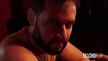 Preview 2 of Mom Massaj Sons - Flagrou o Amante da Esposa no Motel e Comeu