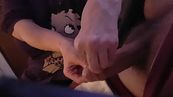 Preview 1 of Mom Geeg - side wank