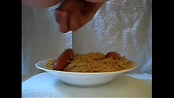 Preview 2 of Kiesha Ortfga Sisters - Masturbandome con la comida