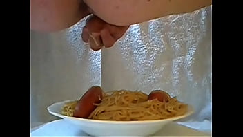 Preview 4 of Kiesha Ortfga Sisters - Masturbandome con la comida