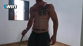 Preview 1 of Xxx Ccx - safado me comeu durante a faxina