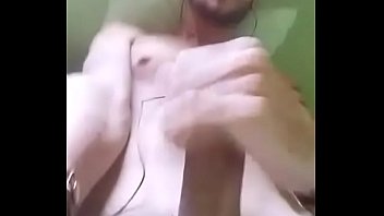Preview 3 of Small Hairy Babe - Masturbando pra relaxar