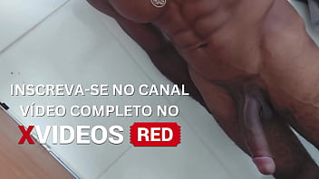 Preview 1 of Zooporn Com Animal - PRETO GOSTOSO TOMANDO UM BANHO DEPOIS DE FODER MEU CU - Hyan Pica Grande