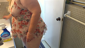 Preview 4 of Fingern Im Auto - Cleaning lady step into bathroom and showing her giant ass and pussy  close up | big fat booty | big natural tits milf  | big boobs mature woman | huge butt chubby plumper | busty bbw ssbbw | thick curvy white maid in mini dress | best of Xvideos porn