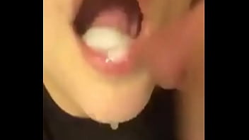 Preview 3 of Indian Aunties Porn Videos - She lets me cum in her mouth