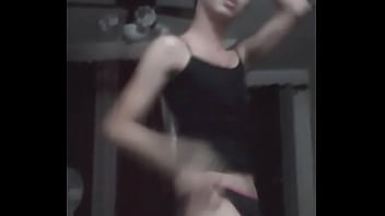 Preview 2 of Kinniya Sex Video - Cute ladyboy sexy dance