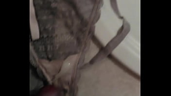 Preview 3 of Pns Maropranrf - Leche en dirty panties!!