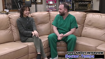 Preview 4 of Bokep Kida - Dr Tampa - Brooklyn Rossi&#039_s 1st Gyno Exam