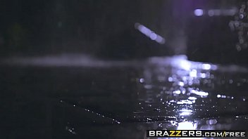 Preview 1 of Breezer Hot Mom - Brazzers - Teens Like It Big - (Alice Lighthouse) - Knock Knock We Want Your