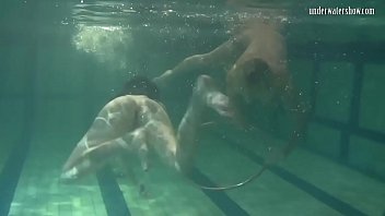 Preview 2 of Blonde Sucks Thuf - Bad quality underwater lesbian show