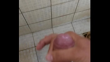 Preview 3 of Wearing Cummed - Batendo uma