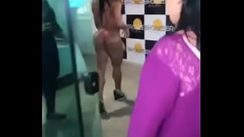 Preview 4 of Yum8 Kazama - Gracyanne barbosa de calcinha em publico