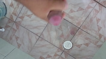 Preview 3 of Lesbian Di Paksa - Batendo uma antes do banho