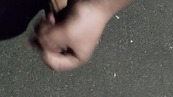 Preview 4 of Hidden Cam Antonella - Bati punheta no meio da rua,  gozei de tes&atilde_o