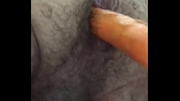 Preview 3 of Tube Partt - cenoura no Cu bem gostoso tesao
