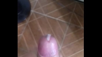Preview 1 of Massage Muscle Gay - Novinho se Masturbando para Amigo!