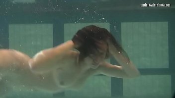 Preview 3 of Big Tit Cop - New teen on underwatershow
