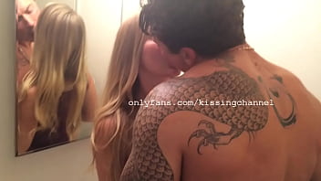 Preview 3 of Amador Bgrasil Travesti - D and Diana Kissing Video4