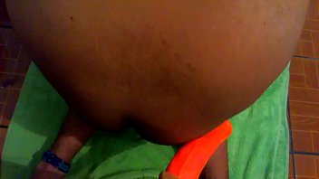 Preview 4 of Korean Girl Oil Give Massage - Travesti con dildo sola