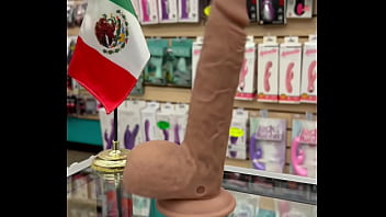 Preview 4 of Nayathra Sex - Dildo vibrador recargable mostrado a detalle