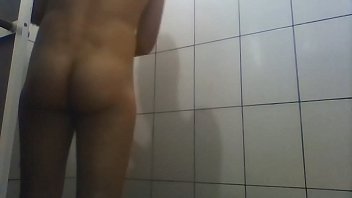 Preview 2 of Meth Whore Talks Dirty - punheta no banho