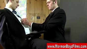 Preview 3 of Aruba M - Gay teen mormon sucks straight colleague in office
