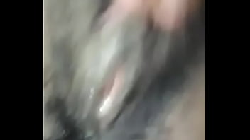 Preview 1 of Siririca Na Vibra O - Novinha negra se masturbando