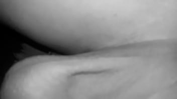 Preview 1 of 15 Years Chut - Gatinho Tatuado montando na F&ecirc_mea