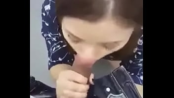 Preview 4 of Daughter Swap And Fuck - Hermosa chica chupando rico