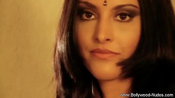 Preview 3 of Thalia Porn Star - Indian Girlfriend Tries Nudity