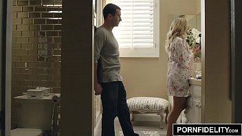 Preview 2 of Public Flash She Likes - PORNFIDELITY Olivia Austin Curvy Bimbo Creampie