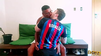 Preview 1 of Daidy Haze - Comeu meu cuzinho na sala enquanto a esposa foi fazer a unha (COMPLETO NO RED)