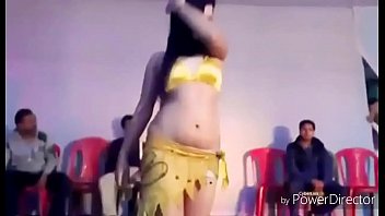 Preview 1 of Xxx Mom Hollywood - Hot desi dance Tip Tip Barsa Pani Uncensored