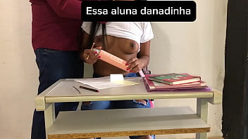 Preview 2 of Marsha May Incest - Durante o recreio professor e aluna ficaram sozinhos na sala de aula onde o professor acabou comendo sua bocetinha e colocou a Cabecinha no seu cozinho