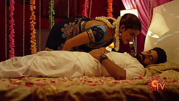Preview 2 of My Farend Mom - Nandhini Serial Nithya Ram Hot Seducing Moves with Cleavage Show)