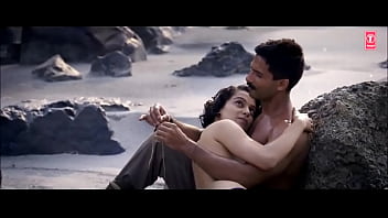 Preview 4 of Curvy Teen Xnxx - Kangana Ranaut Topless nude scene